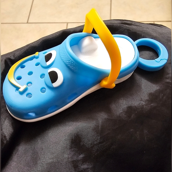 McDonald's Happy Meal 2024 Blue with Yellow Strap Croc Toy New Without Tags - Picture 10 of 10